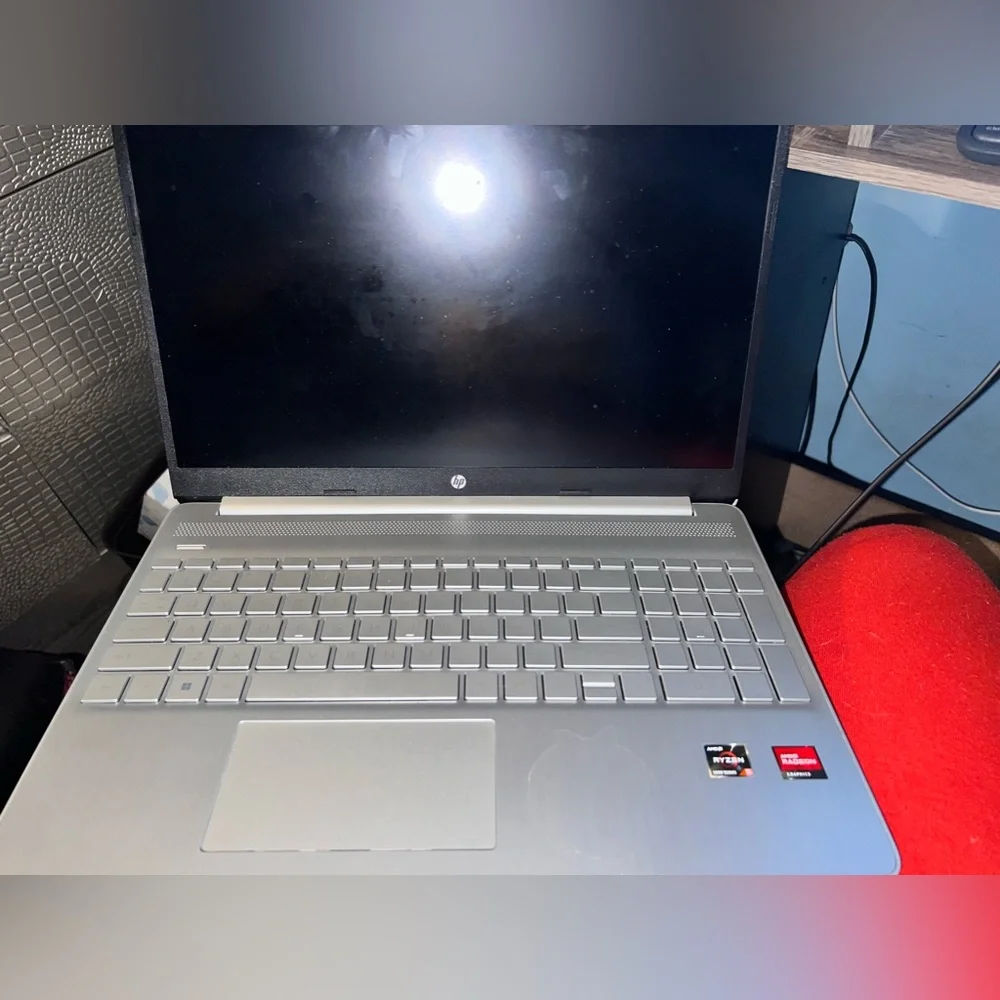 HP - 15.6